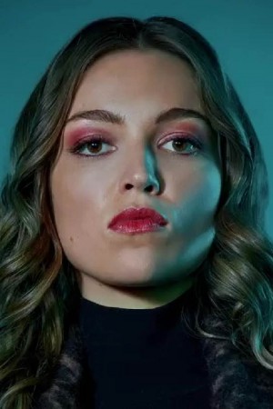 Lili Simmons