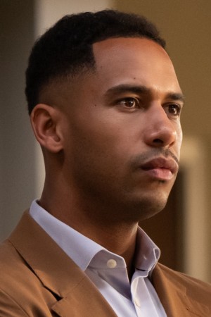 Elliot Knight