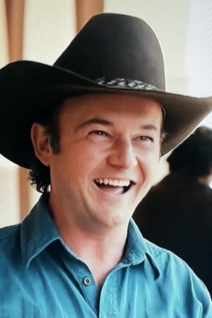 Daniel Henshall