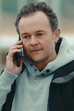 Daniel Henshall