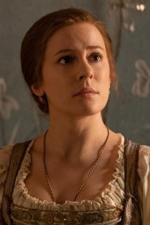 Phoebe Fox