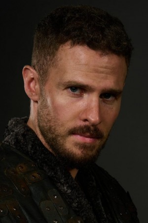 Iain De Caestecker