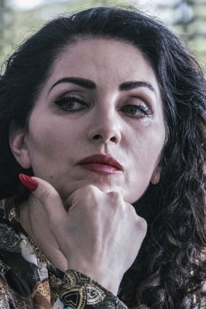 Nazmiye Oral
