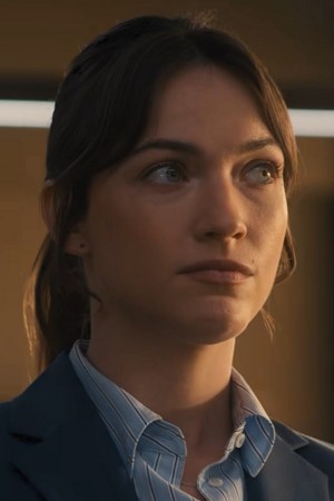 Violett Beane