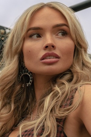 Natalie Alyn Lind