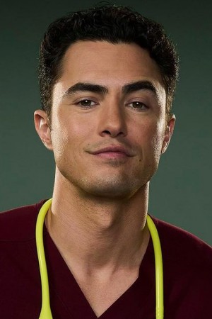 Darren Barnet