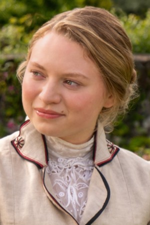Mia Threapleton