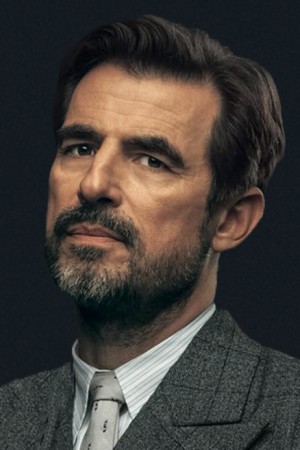 Claes Bang